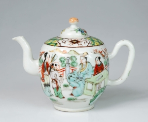 Teapot, Famille Verte, China, 19th century 