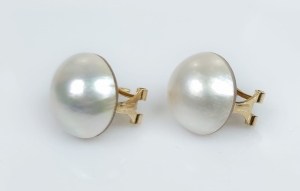 Pearls earrings 