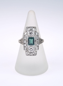 Ring with diamonds and tourmaline