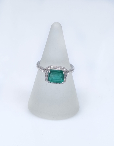 Emerald and diamonds ring, antique Warsaw, jewelry, old jewelry, Galeria Żak, art, antiques