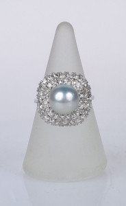 Diamonds and pearl ring 