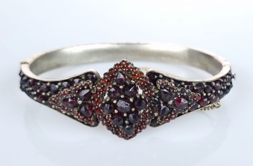 Garnets bracelet, antique Warsaw, jewelry, old jewelry, Galeria Żak, art, antiques