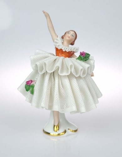 Dancer, Neue Porzellanfabrik Tettau, Gerold & Co., Germany, 1937-1960, antique Warsaw, antique porcelain, old porcelain, Galeria Żak, art, antiques