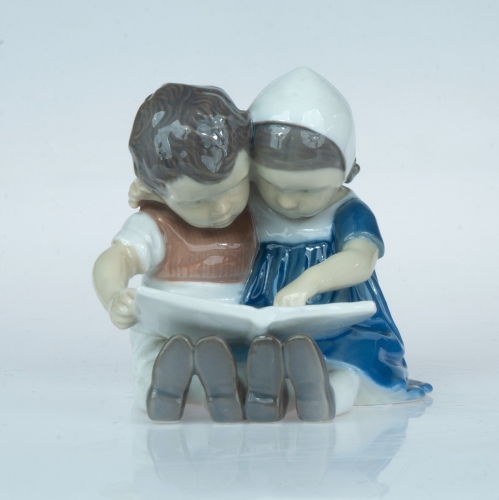 Czytające rodzeństwo, Ingeborg Plockross Irminger, Bing & Grondahl, 1948-1952 , antyki Warszawa, skup antyków, porcelana, stara porcelana, Galeria Żak