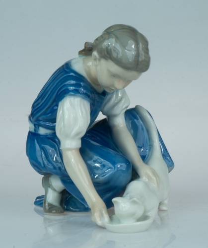 The girl with a cat, Ingeborg Plockross Irminger, Bing & Grondahl, 1970-1983, antique Warsaw, antique porcelain, old porcelain, Galeria Żak, art, antiques