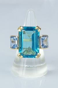 Aquamarine and topaz ring