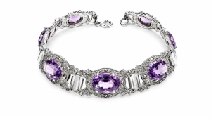 Bracelet with amethysts