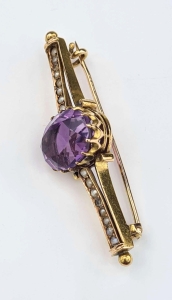 Amethysts and pearls brooch