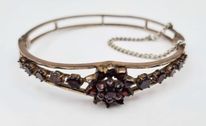 Garnet bracelet, early 20th century