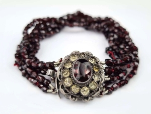 Garnet bracelet, early 20th century