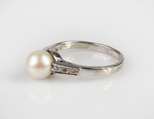 Pearl ring