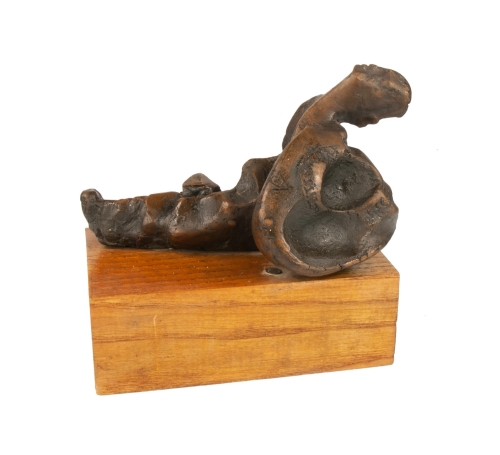 Józef Adamczyk “Leżący” , antyki Warszawa, skup antyków, rzeźba współczesna,  Galeria Żak, polska rzeźba