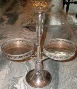 Sur-de-table, Wiedeń, około 1910 roku.