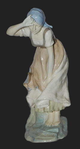 Profesor Albin Döbrich, "Dziewczyna", Cieplice, 1900 r., antyki, Galeria Żak, stara porcelana, porcelana, antyki Warszawa, figurka porcelanowa